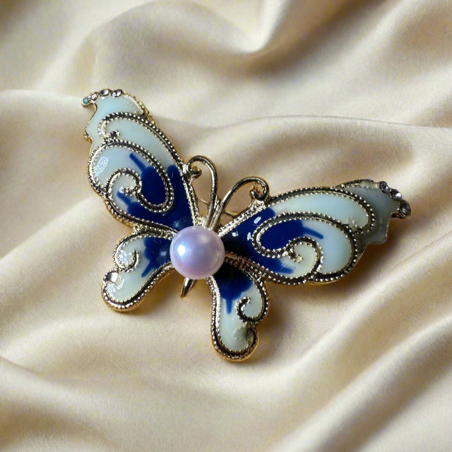 Freshwater Pearl Delicate Brooch