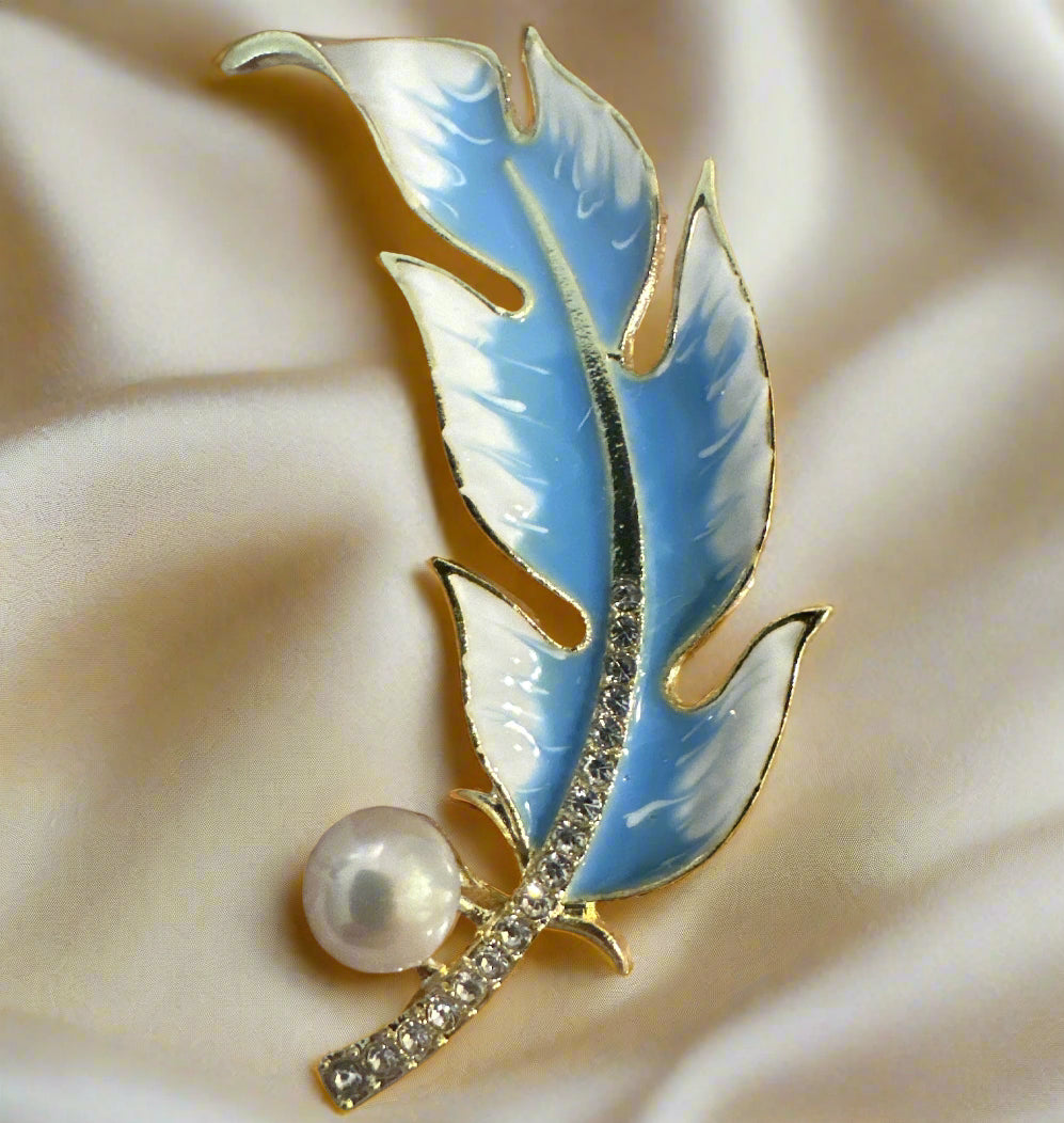 Freshwater Pearl Delicate Brooch