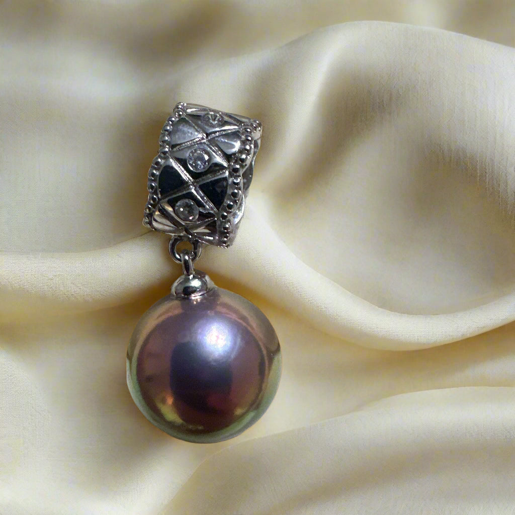 Freshwater Rainbow Pearl Diamond Pattern Pendant