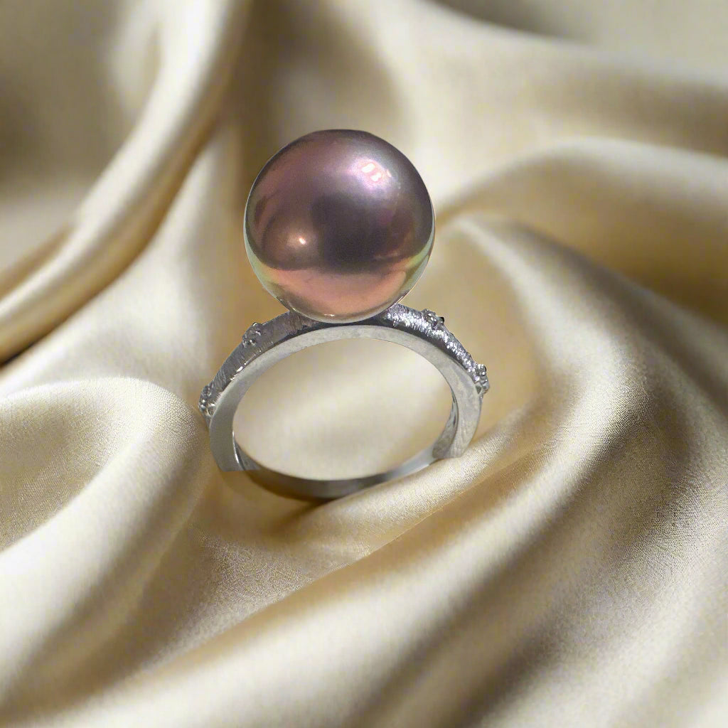Freshwater Rainbow-Tone Pearl Rigato Finish Ring