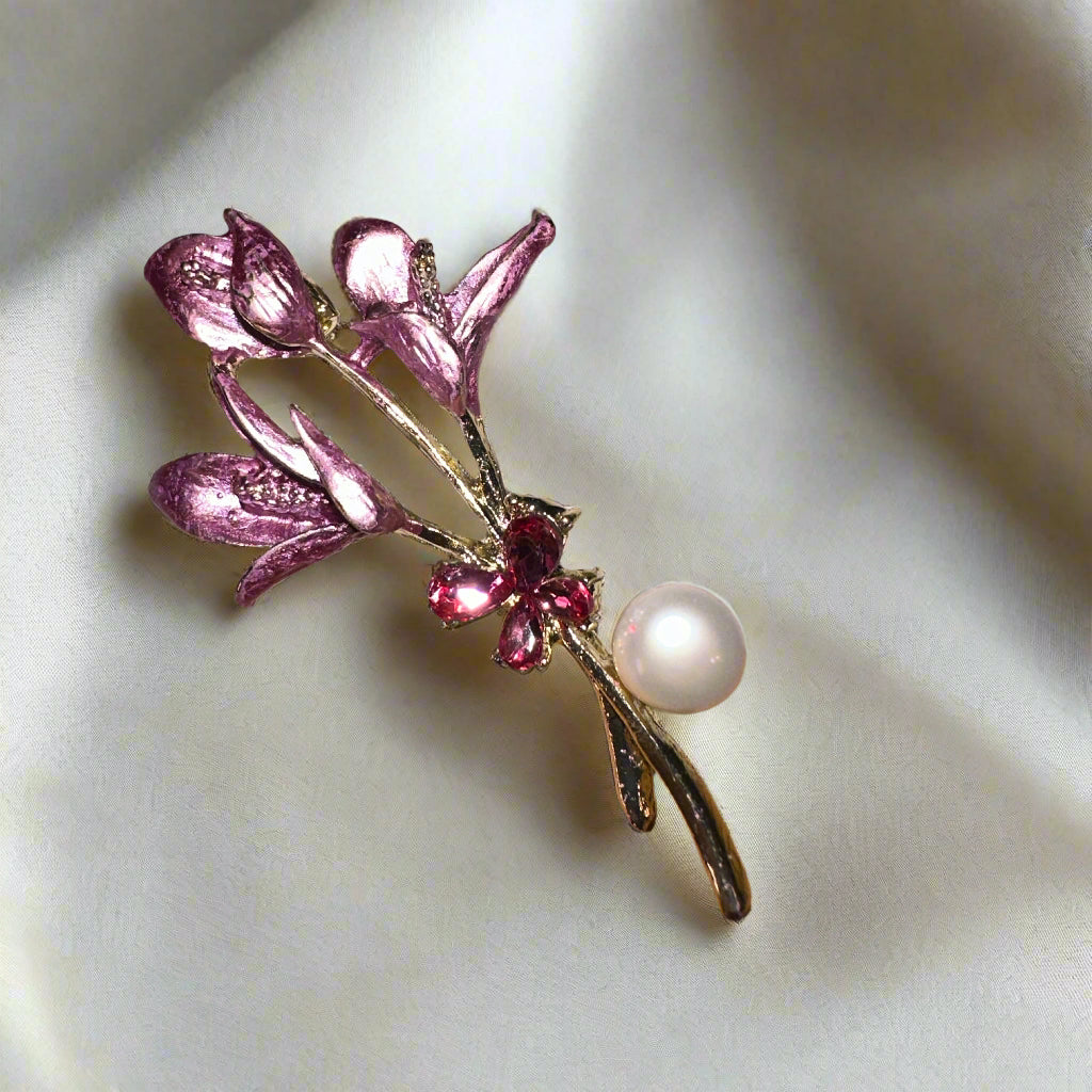 Freshwater Pearl Delicate Brooch